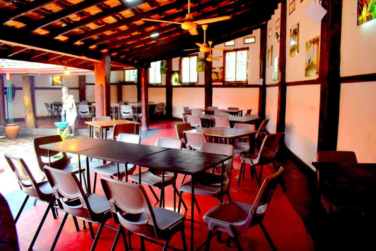 Cosy Hotel & Restaurant 자프나 외부 사진